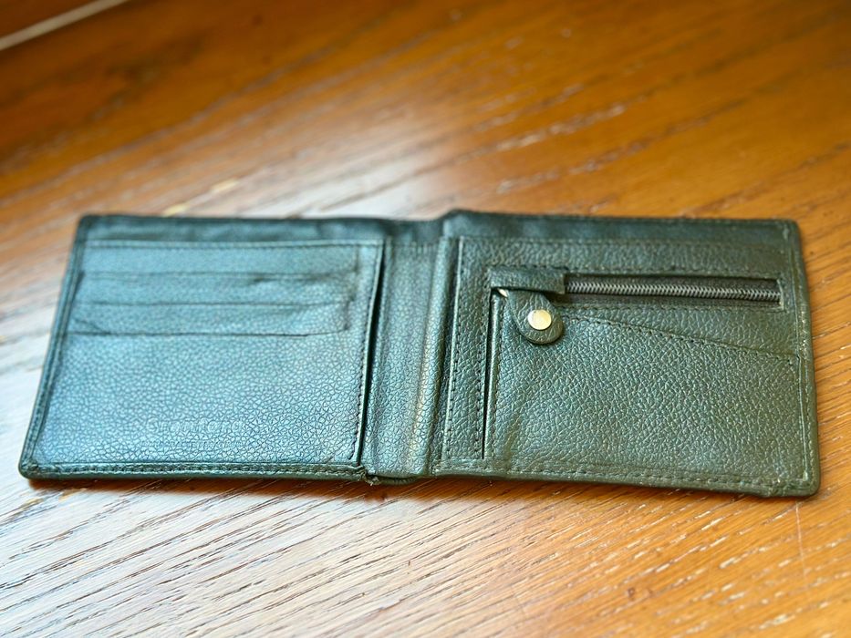 Чоловічий шкіряний гаманець в ідеальному стані