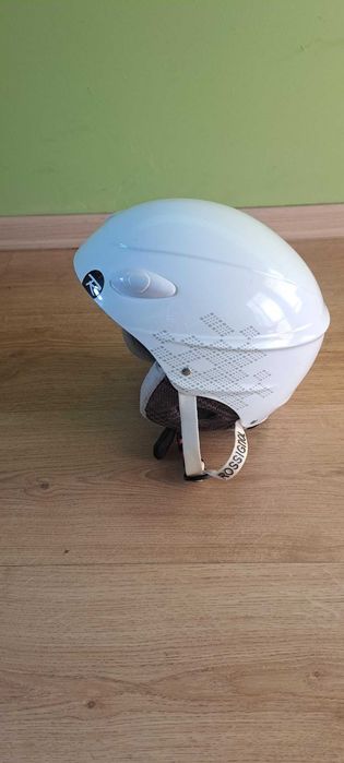 Kask narciarski firmy Rossignol