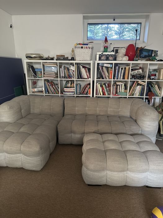 Sofá c/ chaise long + puff