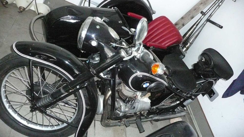 Motocykl z koszem zabytek  BMW  R60/2 /  BMW R35 osiołek  / BMW  R25/2