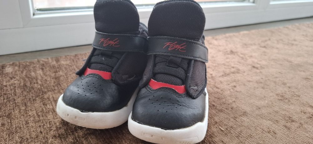 Дитячі кросівки jordan