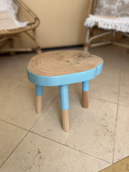 Banco / mesa de cabeceira - quarto criança