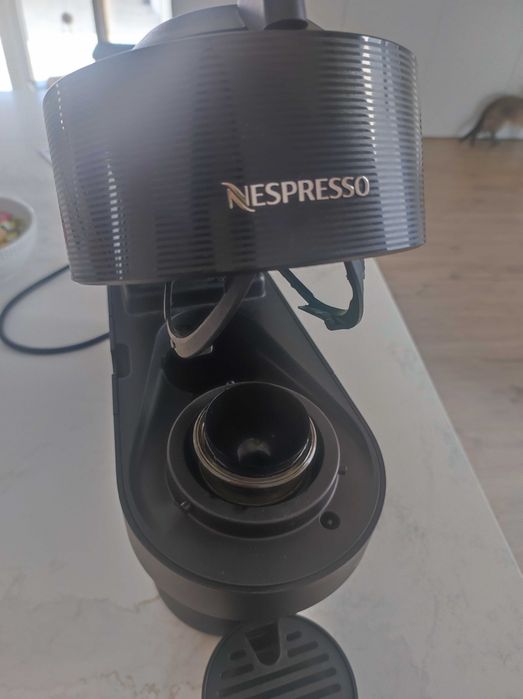 Máquina de Café Nespresso Vertuo