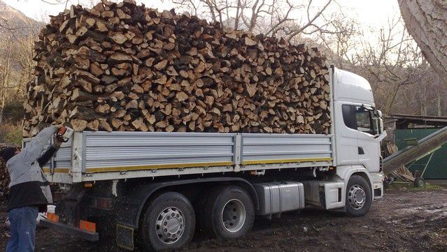 Дрова колоті дуб акація клен сосна Дуб сухустойний колотий