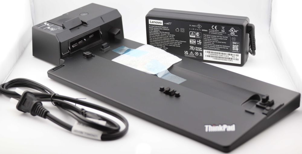 Нова док-станція  Lenovo ThinkPad Ultra Docking Station 40AJ0135US