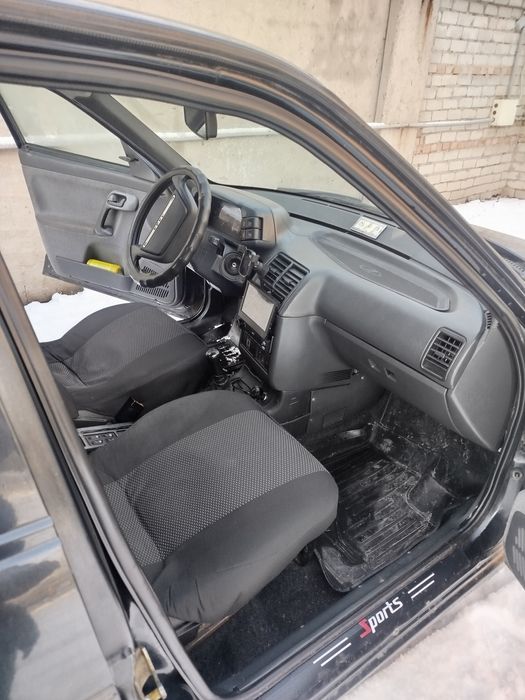 Авто Легковий автомобіль