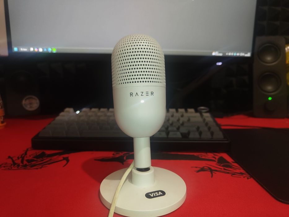 Мікрофон Razer Seiren v3 mini