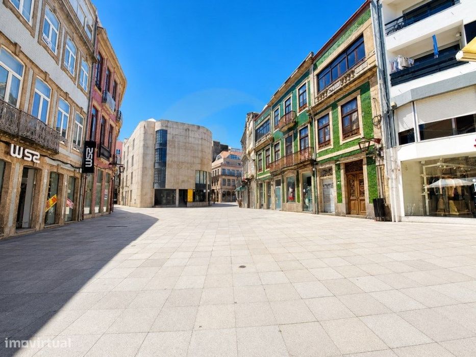 Espaço Comercial com 170m2 na Rua da Junqueira na Póvoa de Varzim