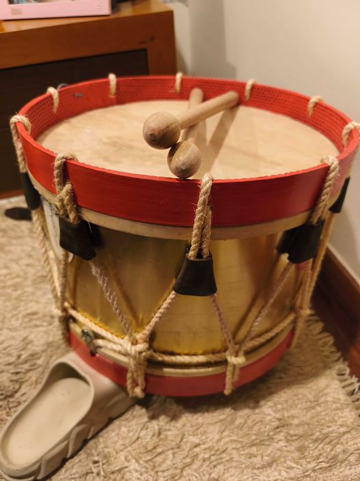 Caixa Nicolinas/Pinheiro com baquetas