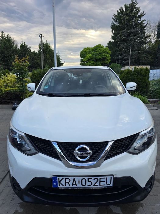Nissan Qashqai Nissan Qashqai J11 1.2 85 kW –  2015r | Biały | 142 100 km