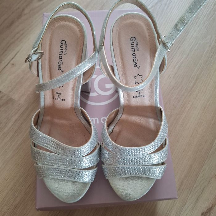 Sandalia cor prata para festa