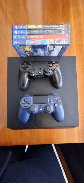 PS4 Original 1Tb + 4 jogos e 2 comandos