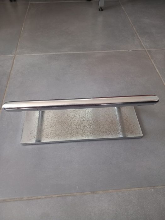 Suporte/apoio de pés para cabeleireiro/barbeiro em aço inoxidavel

50
