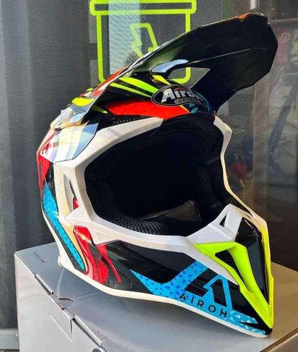 Capacete Airoh Wraaap Lollipop