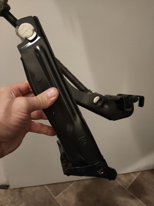 Домкрат для автомобіля Skoda, модель SK 250/252,