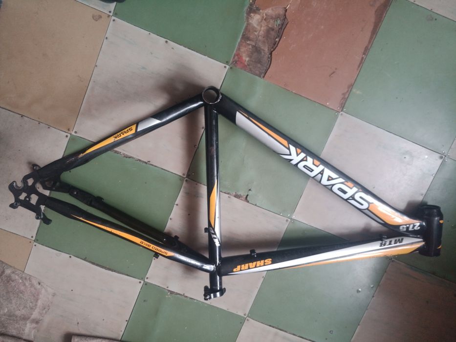 Рама велосипеда под 27.5" колеса