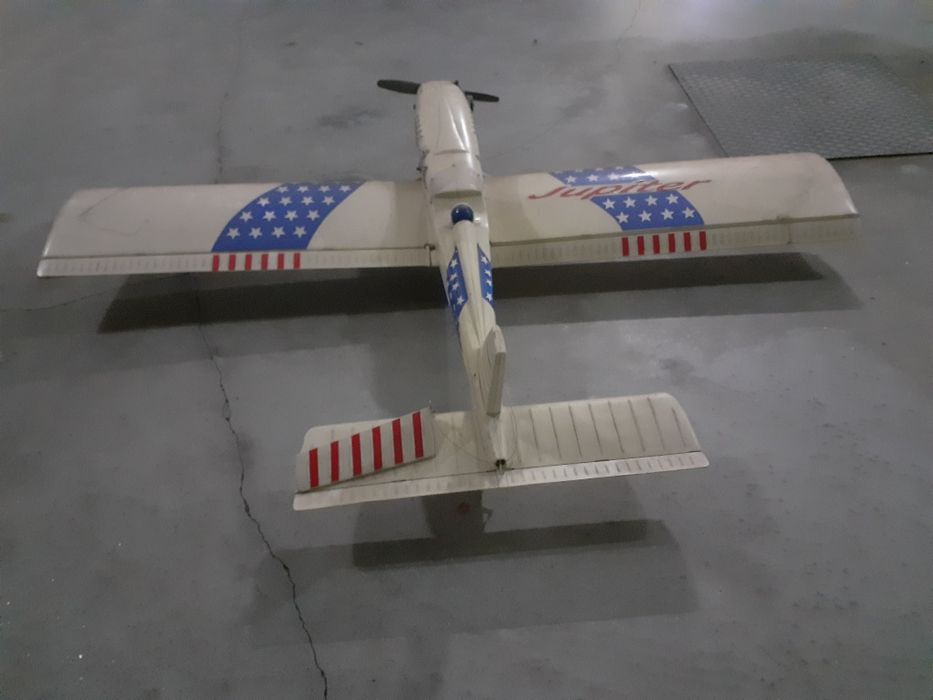 Avião Júpiter para aeromodelismo
