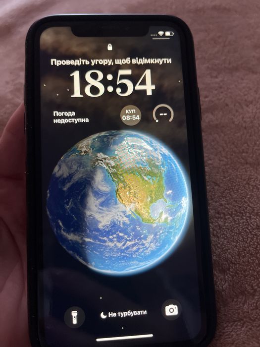 Продам iPhone XR в хорошому стані.