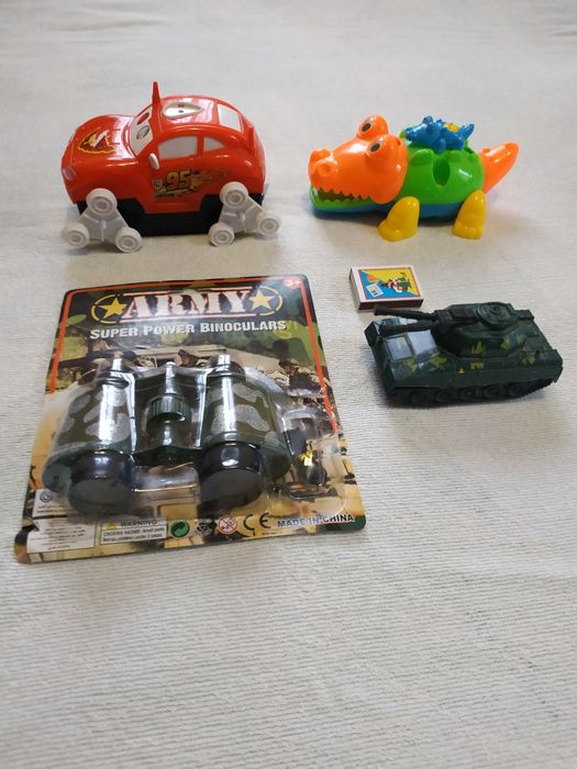 Машинки игрушки разные