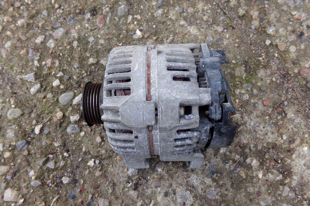 Alternator 100A 13222930 Opel Meriva A