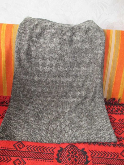 Brązowy dwuczęściowy , jesienno-wiosenny kostium- garsonka w rozm. 4XL.