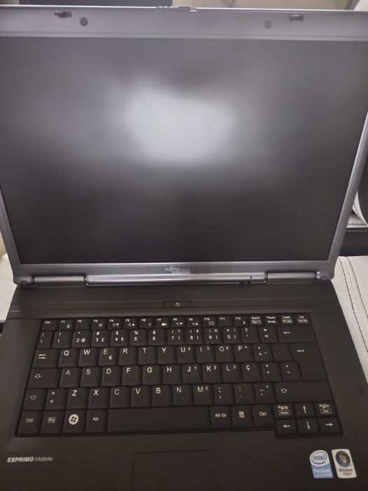 Esprimo Mobile V5515