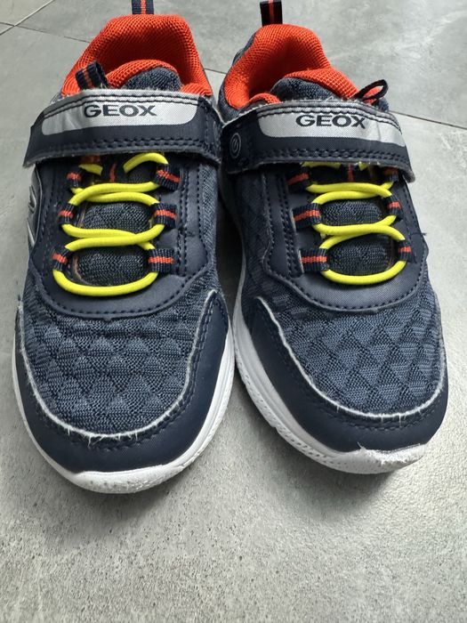 Дитячи кросівки Geox