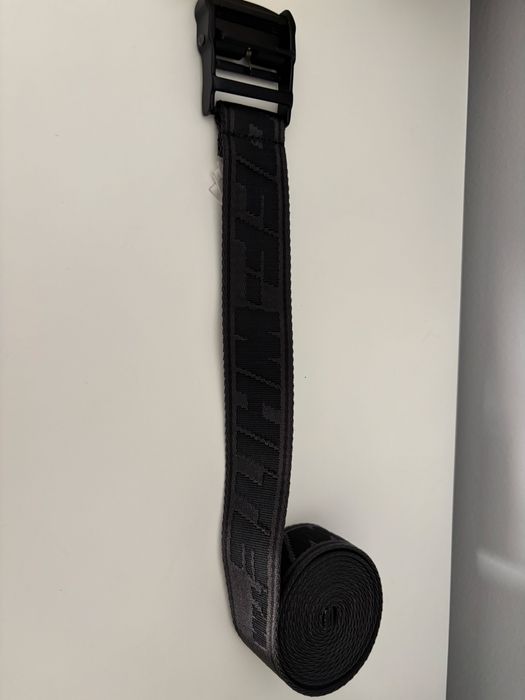 Cinto Off White preto