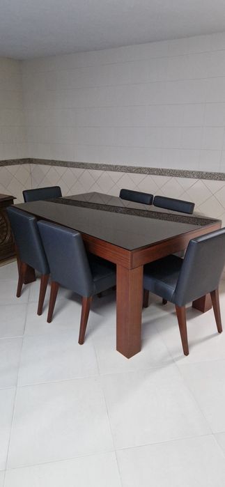 Mesa de Jantar + Cadeiras
