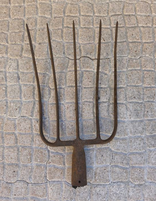 Antigas Alfaias em Ferro