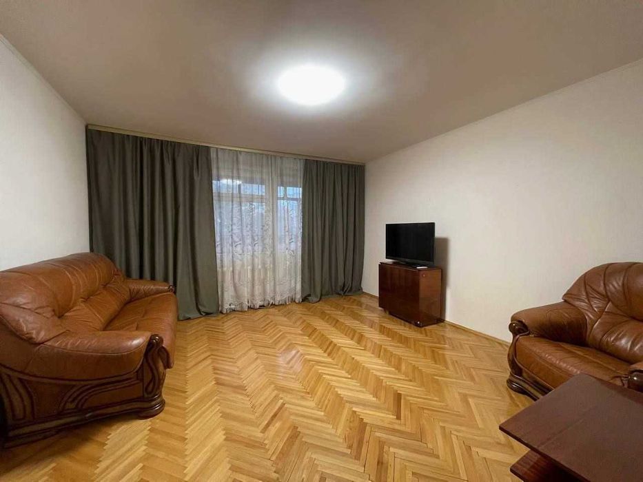 Оренда 3-к квартири на вул. Кадетський Гай