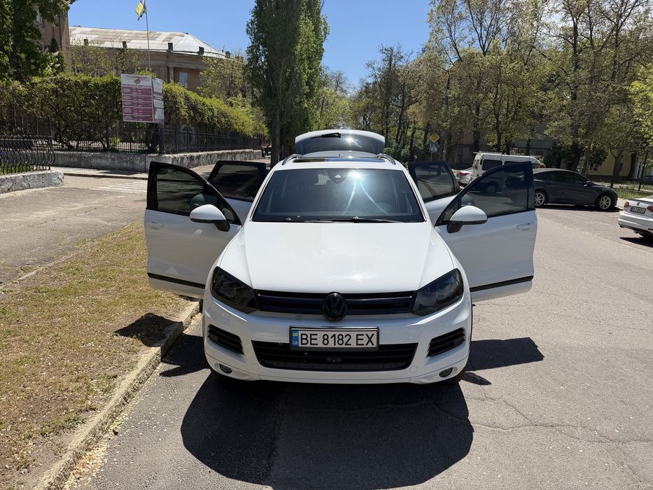 В Продажу автомобіль Volswagen Tuareg