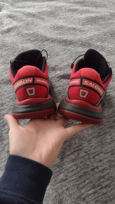 Salomon XS mission 1 trail sneakers 39 1/3 czerwono czarne buty damski