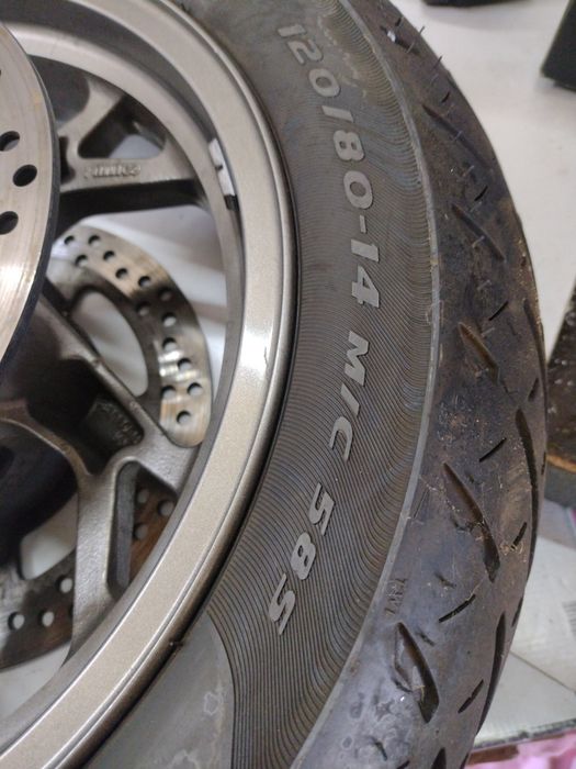 Koło przód Suzuki Burgman K7
