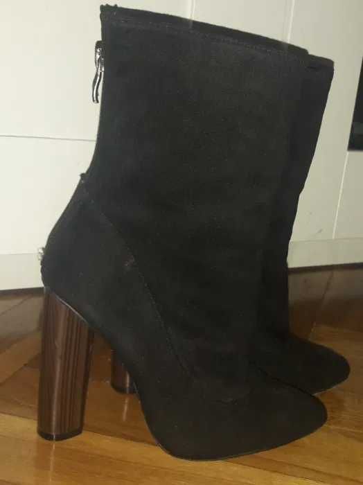 Czarne botki zamszowe sznurowane Vices 35 ZIP