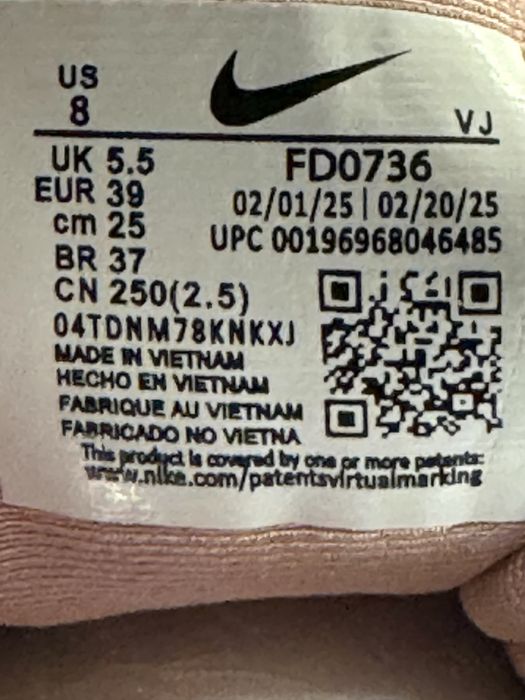 Кроссовки Nike НОВЫЕ - 38 размер ЕСТЬ В НАЛИЧИИ