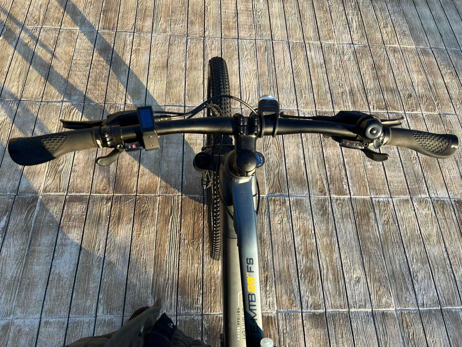 Bicicleta de montanha eléctrica suspensão total – praticamente nova!