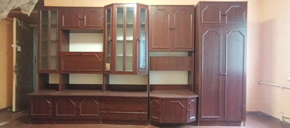 Продам большую стенку для зала/гостиной