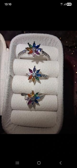 Conjunto colorido prateado