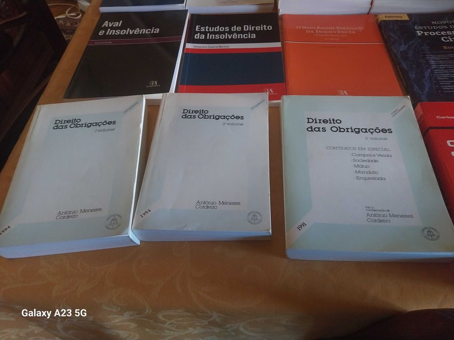 Livros jurídicos, como NOVOS, a MUITO BOM PREÇO. Desde