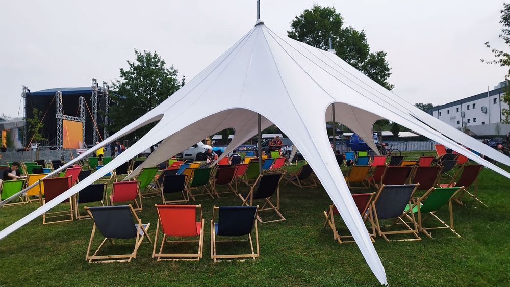 Meble eventowe wynajem / Namiot SPIDER / Leżaki / Namioty expresowe