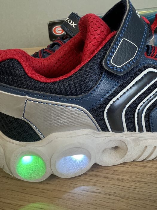 Geox 33 кросівки