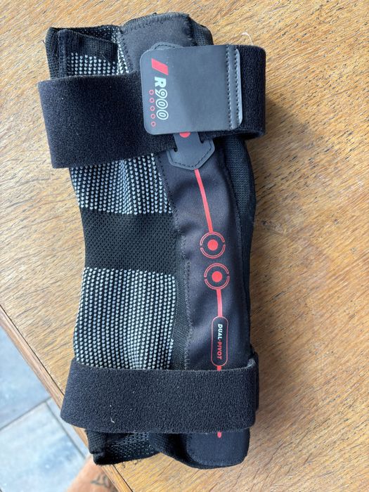 Orteza stabilizator kolano decathlon