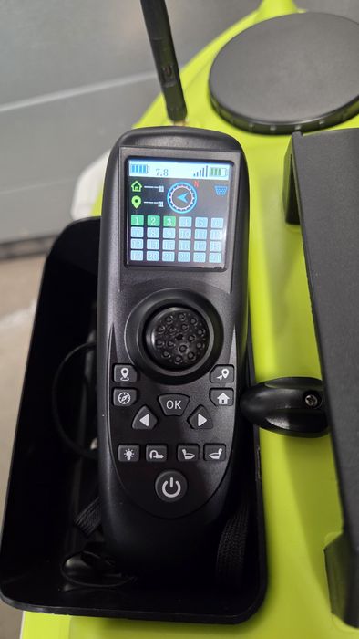 Łódka zanętowa D18B TXG4 GPS