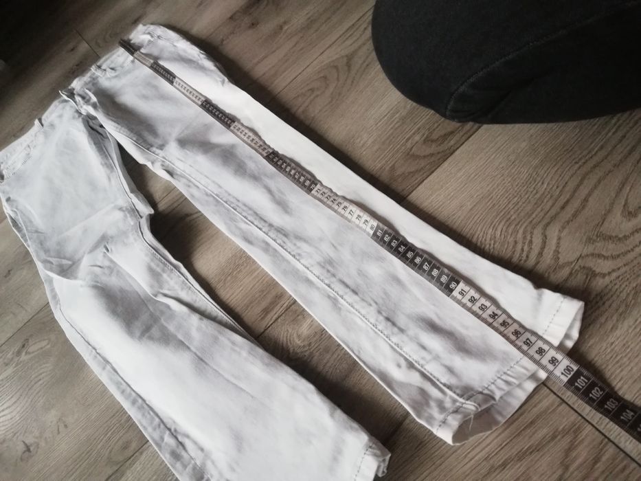 R. 40 goodies białe spodnie szare przetarcia