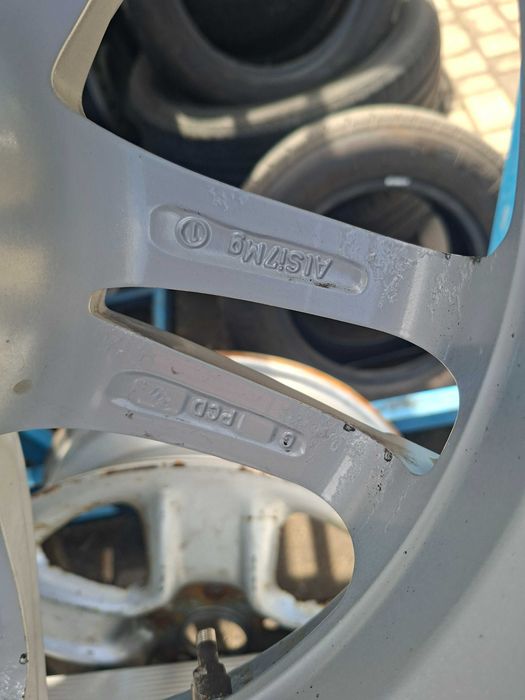 Диски Dezent 5/112 R17 7J ET40 .