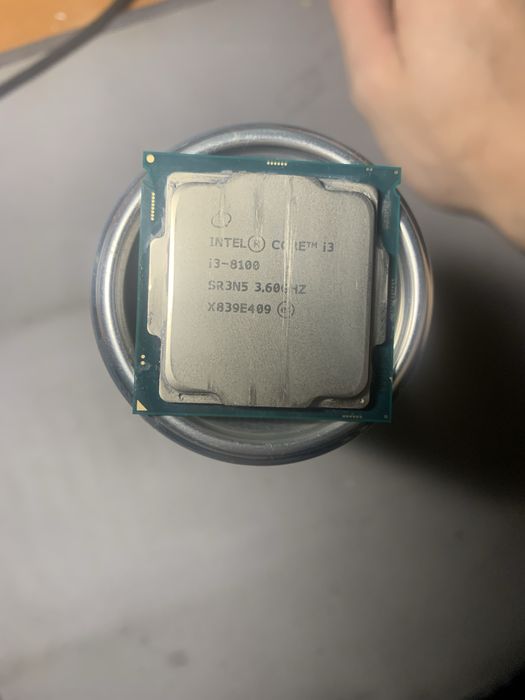 Intel core i3 8100
