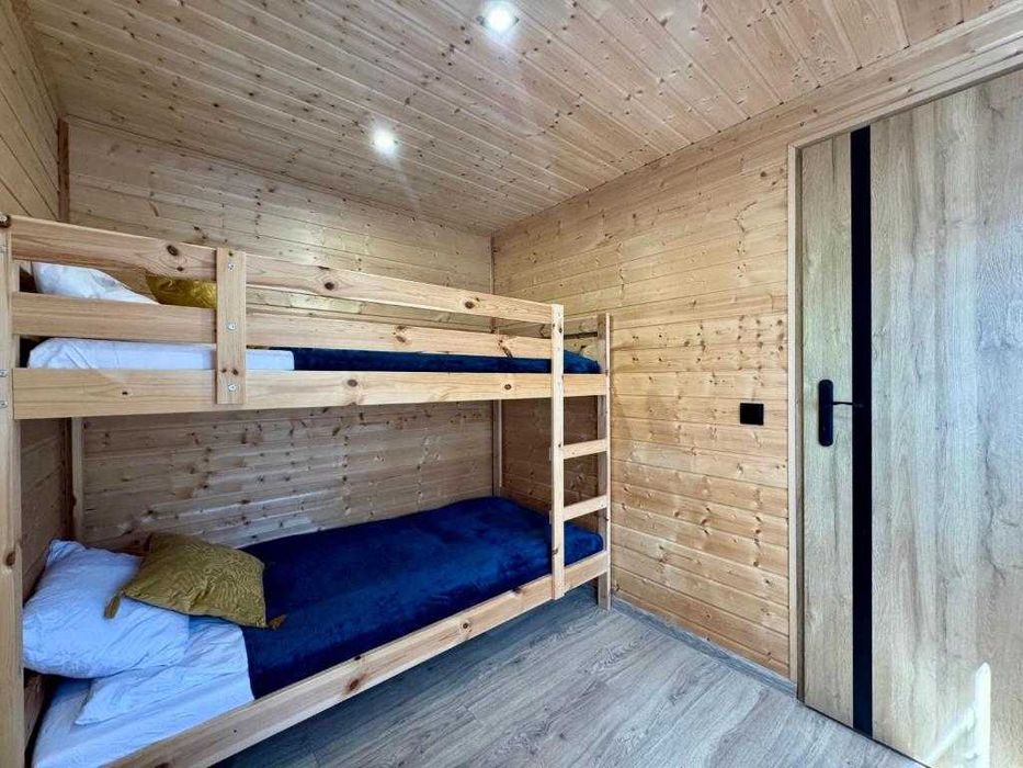 Wypoczynek tuż obok Energylandi! Magiczne domki w Piotrowicach czekają