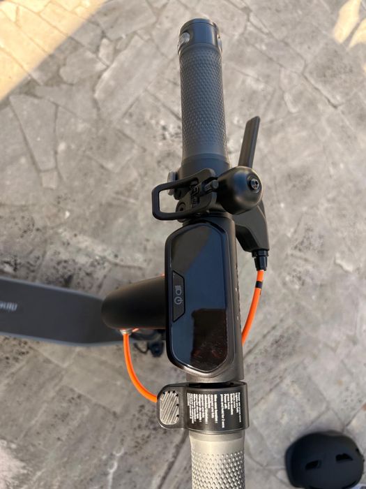 Electric Scooter Segway Ninebot E2+V2 , Excellent Condition | Warranty until June 2028