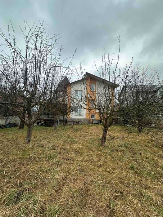 Продаж будинку з ділянкою 8 соток у Хмельницькому